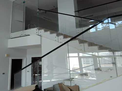 glass-mirror-fabricators-and-dealers.webp