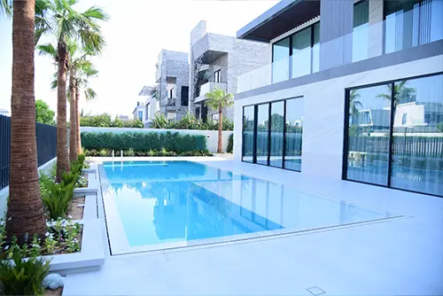 swimming-pool-contractors.webp