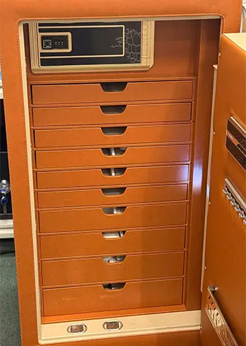 leather-wrapped-luxury-jewelry-safe