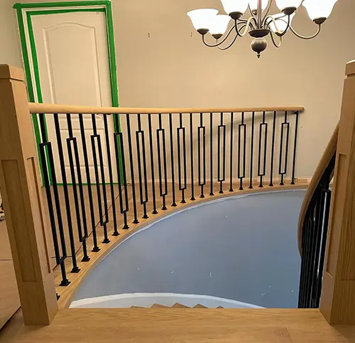 stainless-steel-aluminum-and-glass-railings.webp