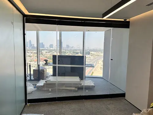 smart-glass-and-glass-partitions.webp