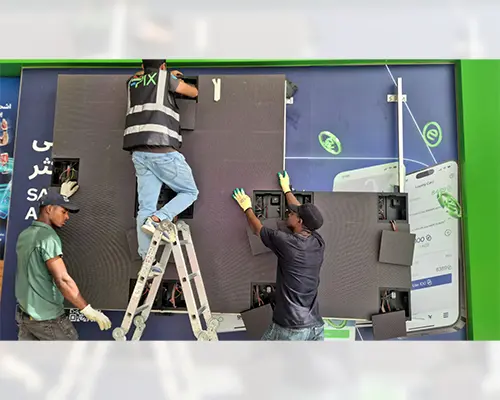 led-screen-and-led-display-installation.webp