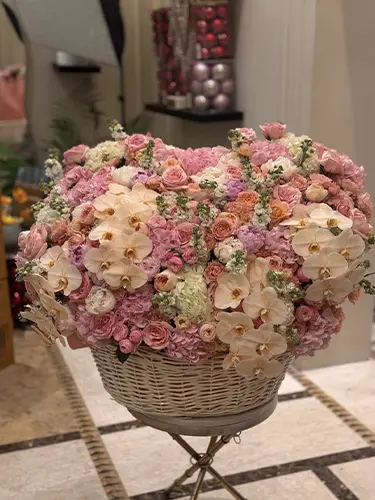 flower-bouquet-and-basket.webp